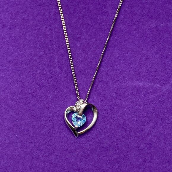 💛 10K White Gold Blue Topaz and 0.005cttw Diamond Heart Necklace - Picture 1 of 9